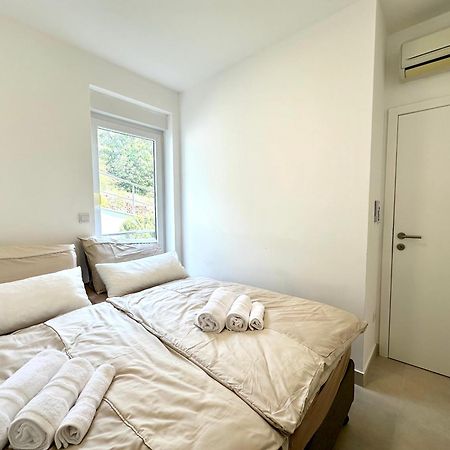 The View Apartment With Pool - Crikvenica Ngoại thất bức ảnh