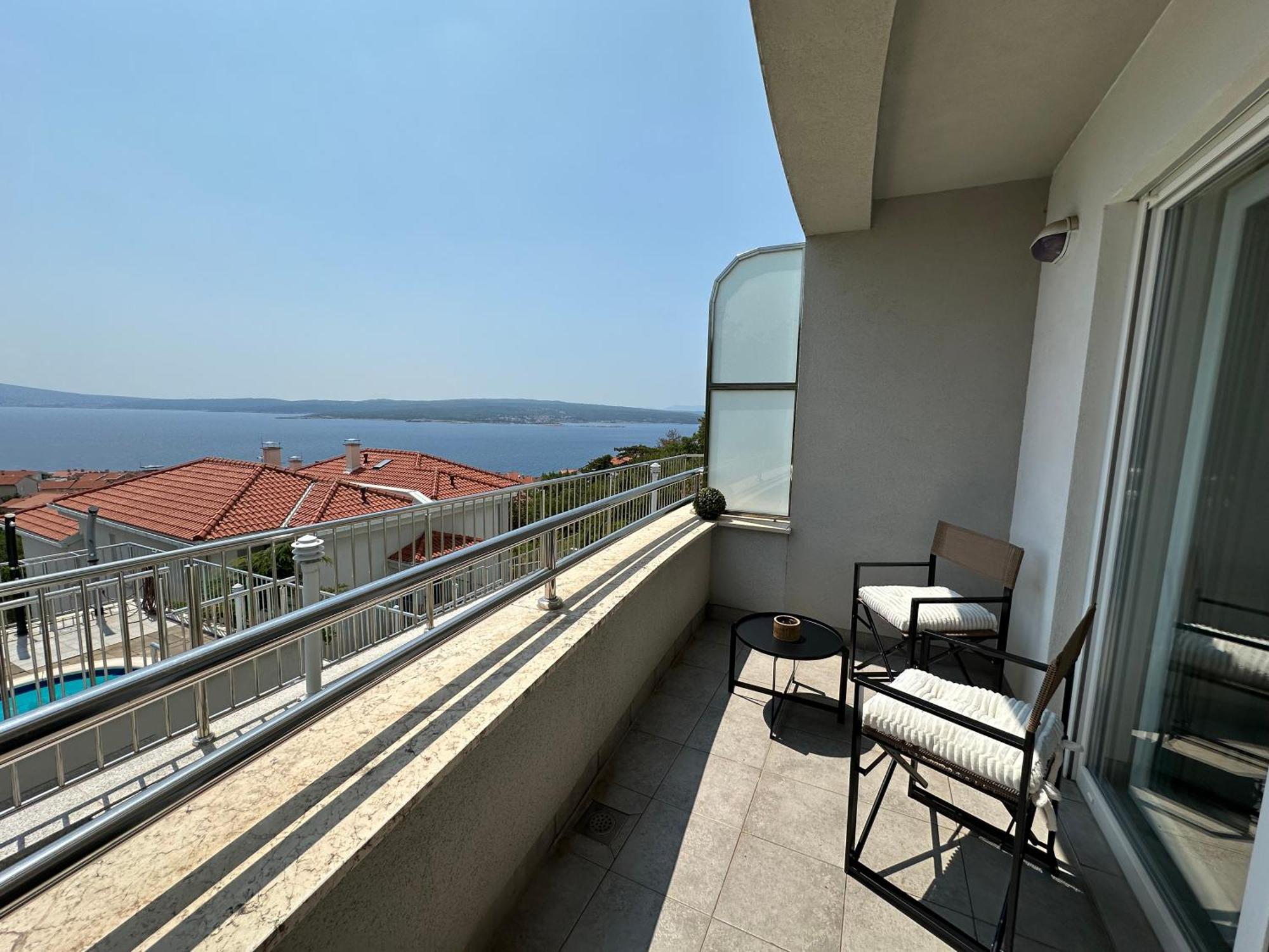 The View Apartment With Pool - Crikvenica Ngoại thất bức ảnh